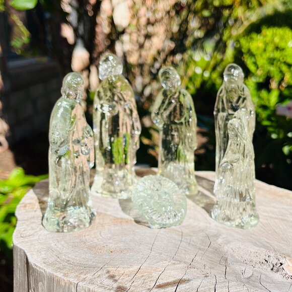 Vintage 6 pc Clear Glass Miniature Nativity Set Christmas - Picture 3 of 8